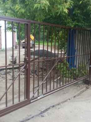 раздвижные ворота с калиткой для частного дома. Смотреть фото раздвижные ворота с калиткой для частного дома. Смотреть картинку раздвижные ворота с калиткой для частного дома. Картинка про раздвижные ворота с калиткой для частного дома. Фото раздвижные ворота с калиткой для частного дома